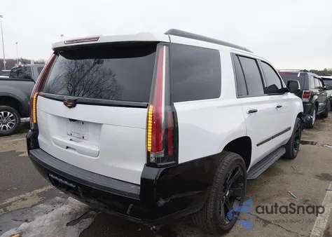 2019 Cadillac Escalade Luxury z USA, uszkodzony, nr VIN 1GYS4BKJ2KR221753